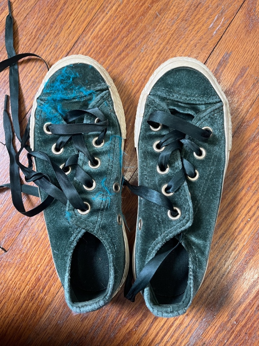 Velvet Green Lace-Up converse Sneakers